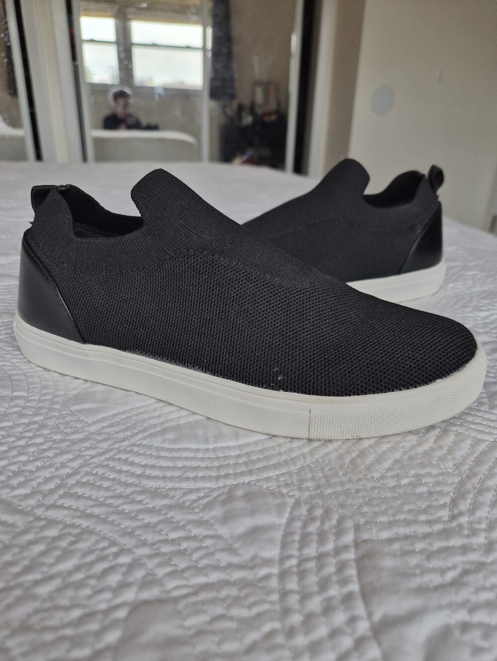 VGUC Blondo Kyla Knit Waterproof Slip On Sneaker Black Women 7.5